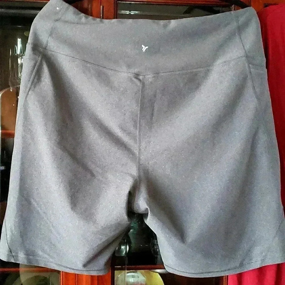 Womens Bundle OLD NAVY and IN' VOLAND Tops and Shorts - Picture 8 of 14